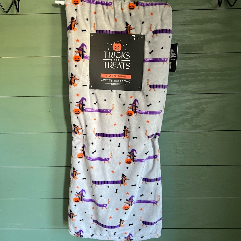 Dachshund Halloween plush throw blanket